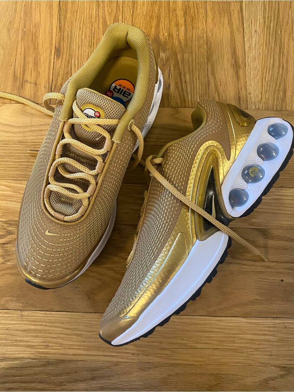 NEW Nike Air Max DN Metallic Gold W